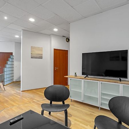 Bright Apartment In The Heart Of The City! Reykjavik Exterior photo